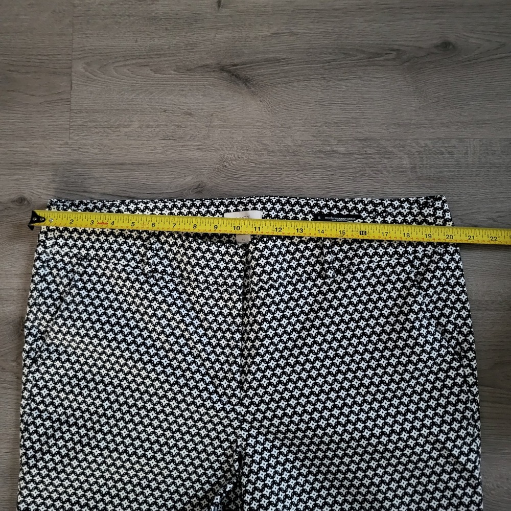 LOFT Outlet Modern Skinny Ankle Pants Black White Geometric Diamond Print 16 - Picture 7 of 7